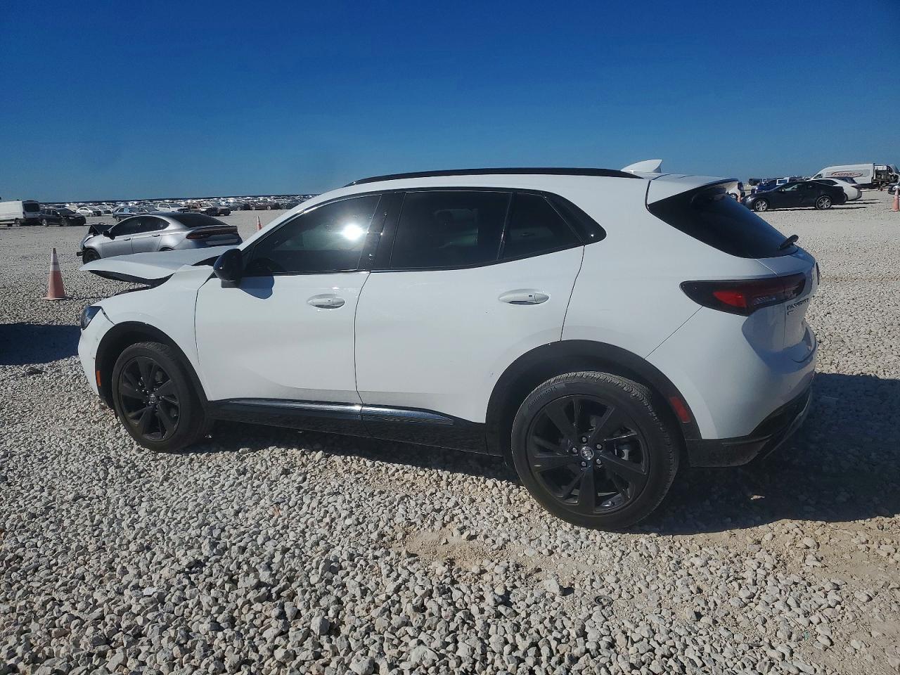 2023 Buick Envision Essence - Фото 2