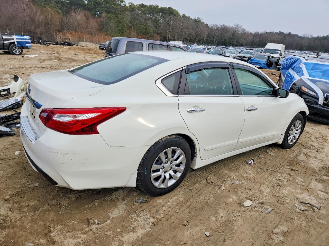 2017 Nissan Altima 2.5 - Фото 3