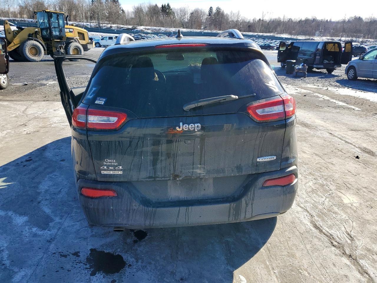 2016 Jeep Cherokee Latitude - Image 6