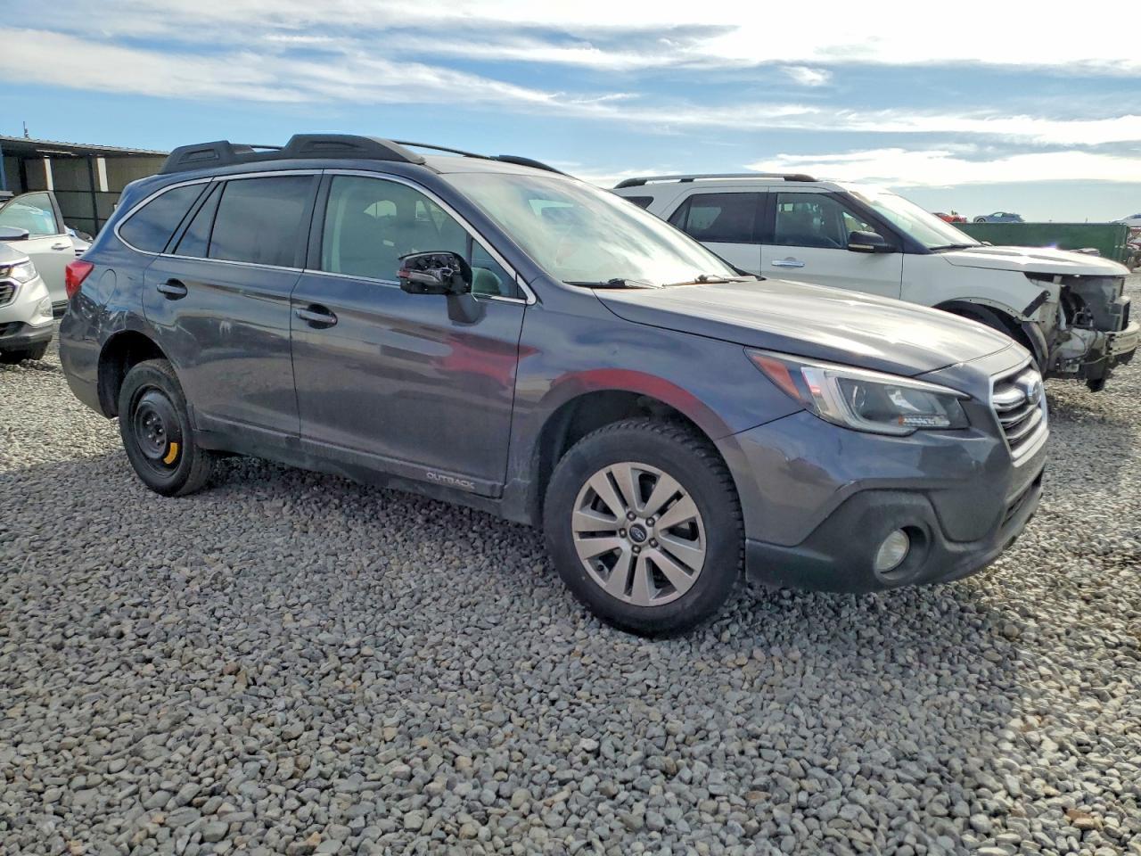 2019 Subaru Outback 2.5I Premium - Image 4