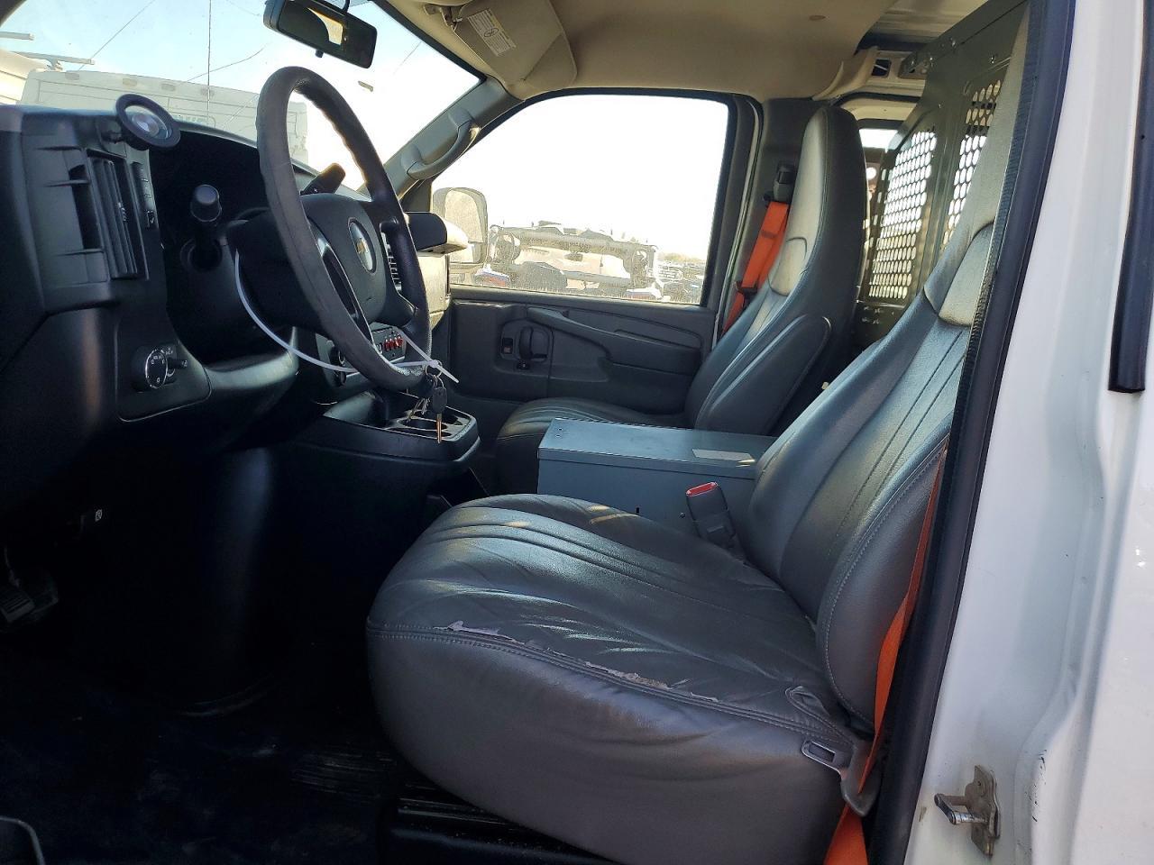 2014 Chevrolet Express G2500 - Image 7