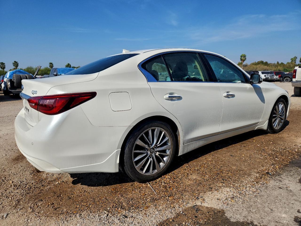 2022 Infiniti Q50 Luxe - Фото 3