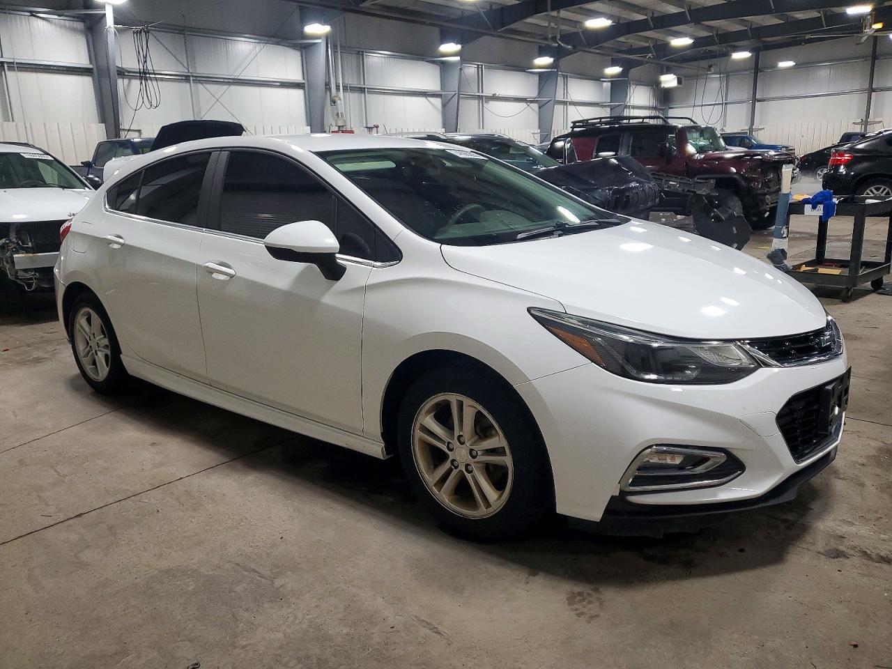 2017 Chevrolet Cruze Lt - Фото 4