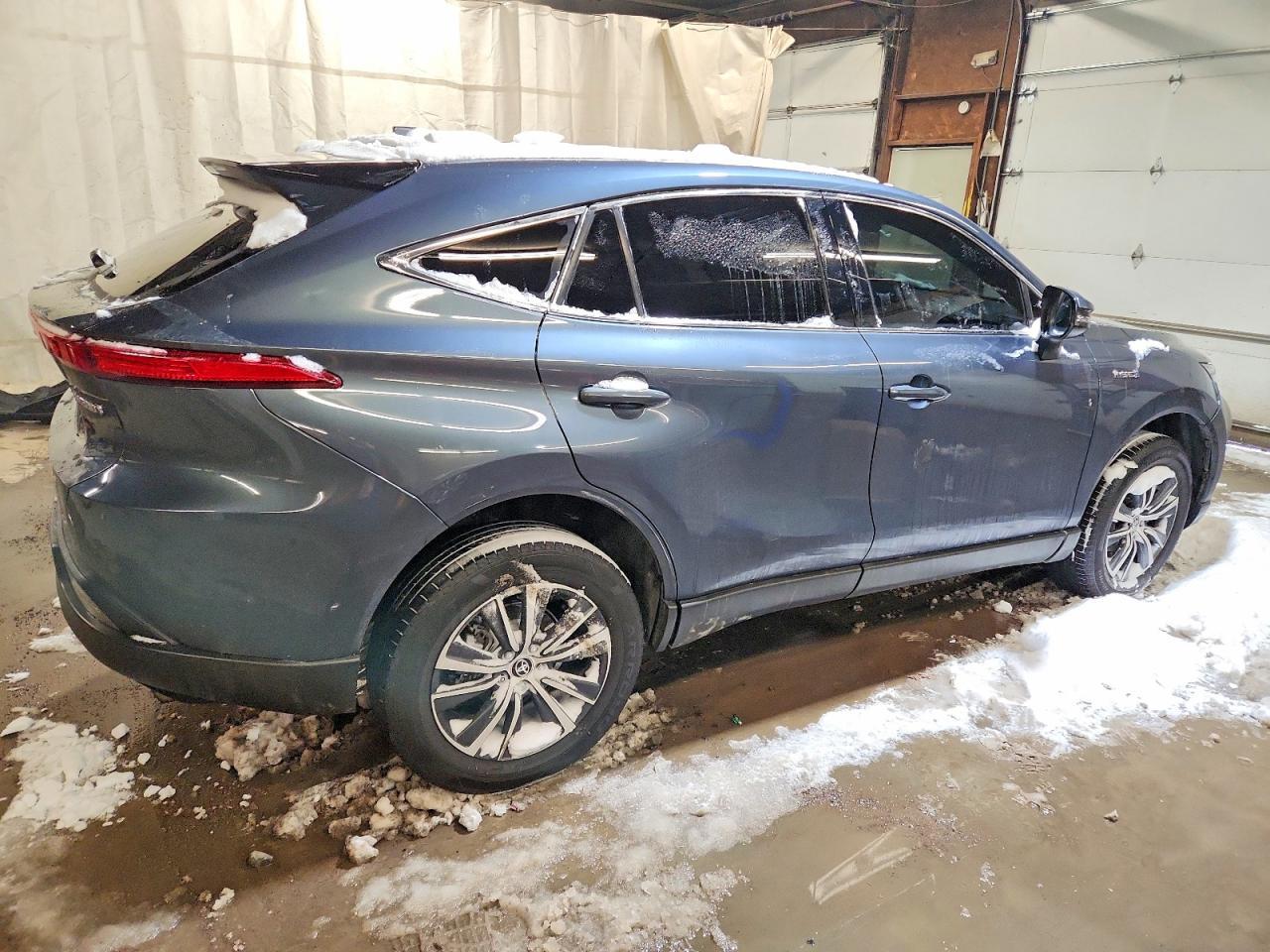 2021 Toyota Venza Le - Image 3
