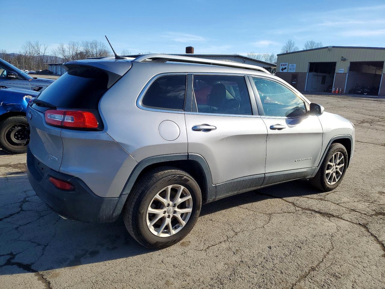 2015 Jeep Cherokee Latitude - Image 3