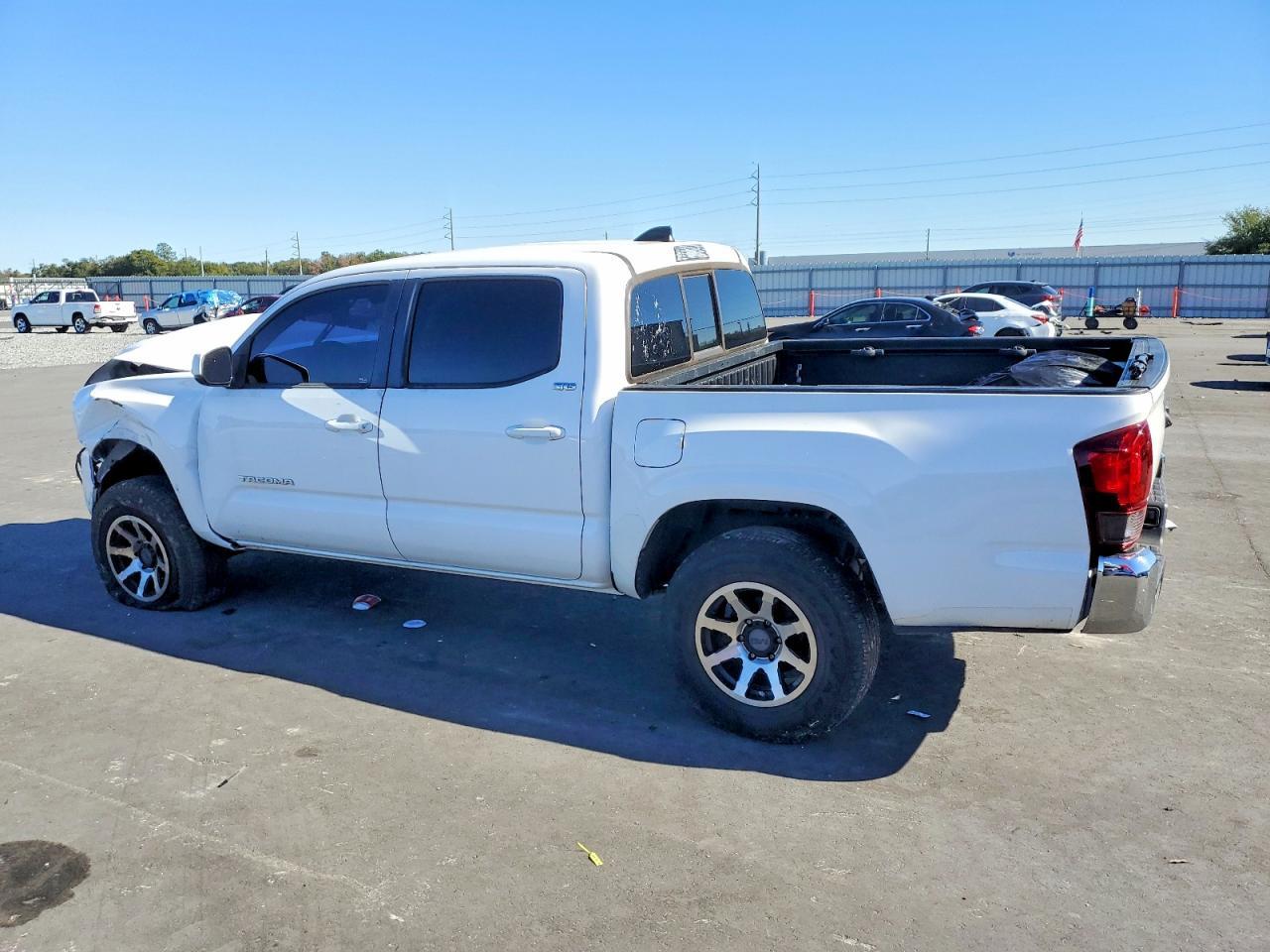 2020 Toyota Tacoma Double Cab - Фото 2