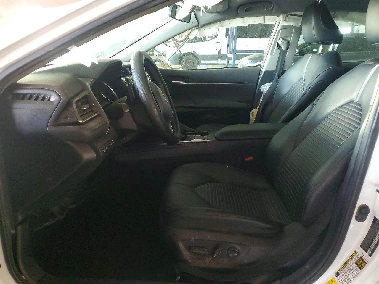 2020 Toyota Camry Se - Image 7