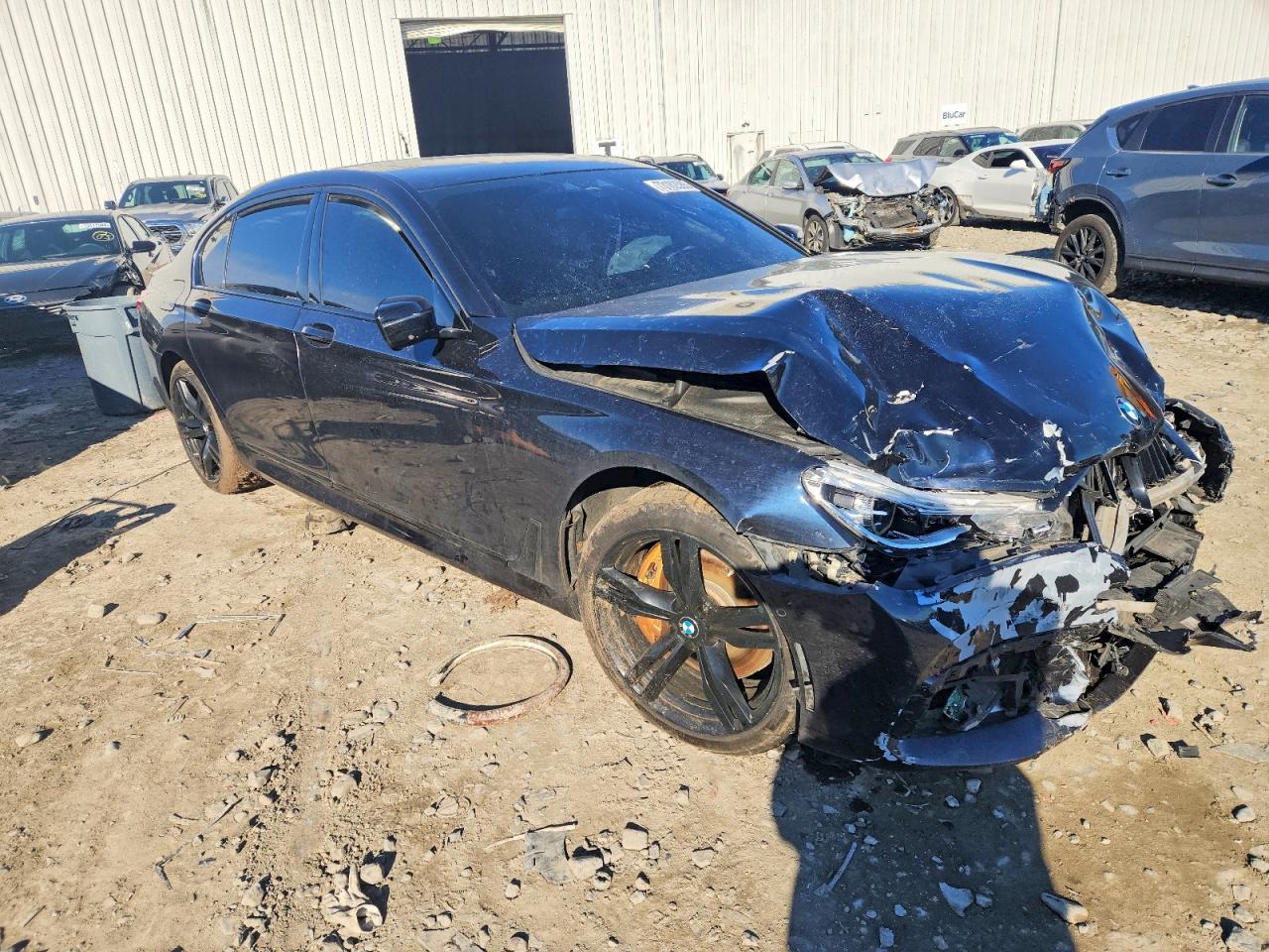 2016 BMW 750 Xi - Фото 4