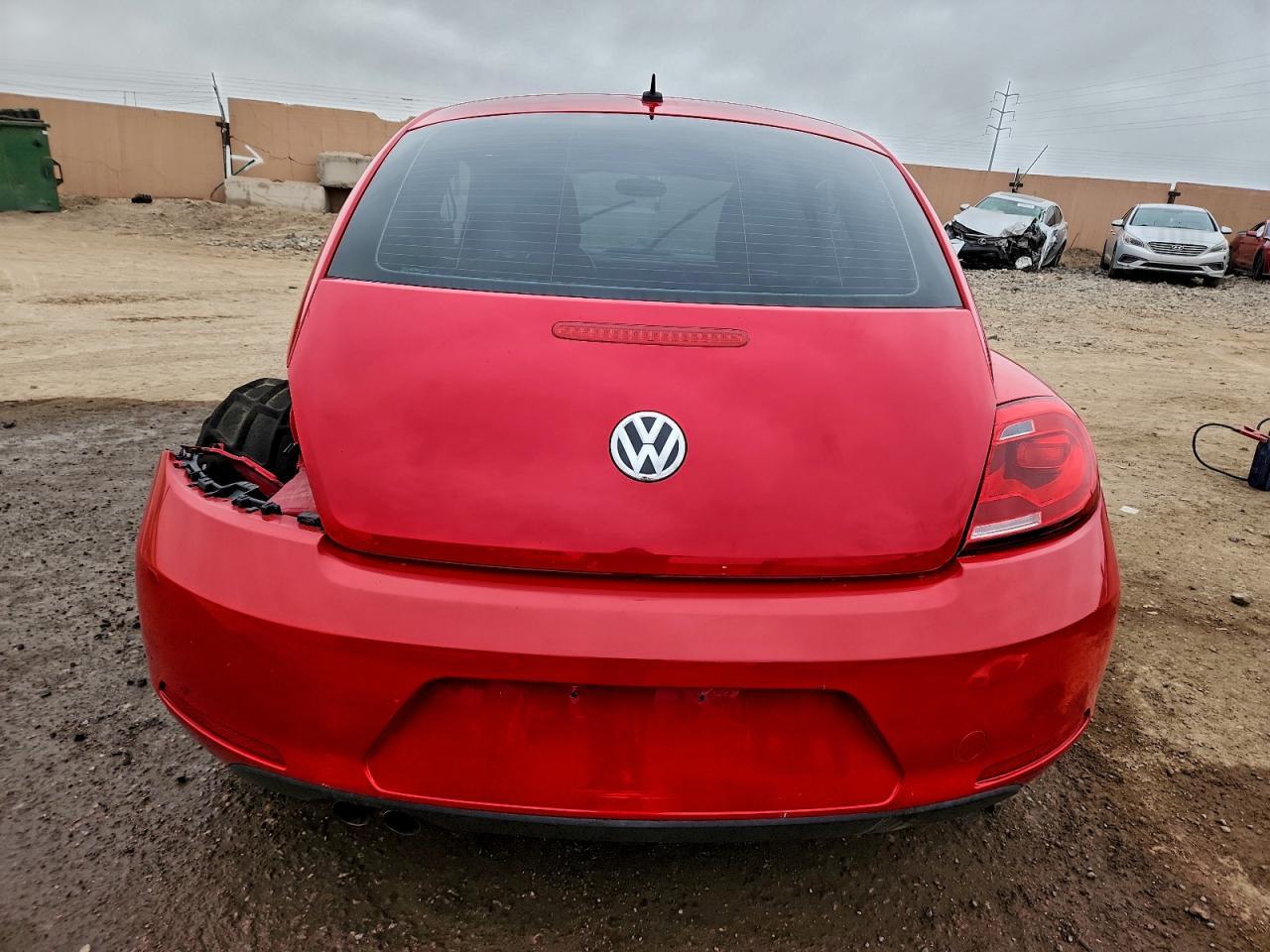 2013 Volkswagen Beetle - Фото 6