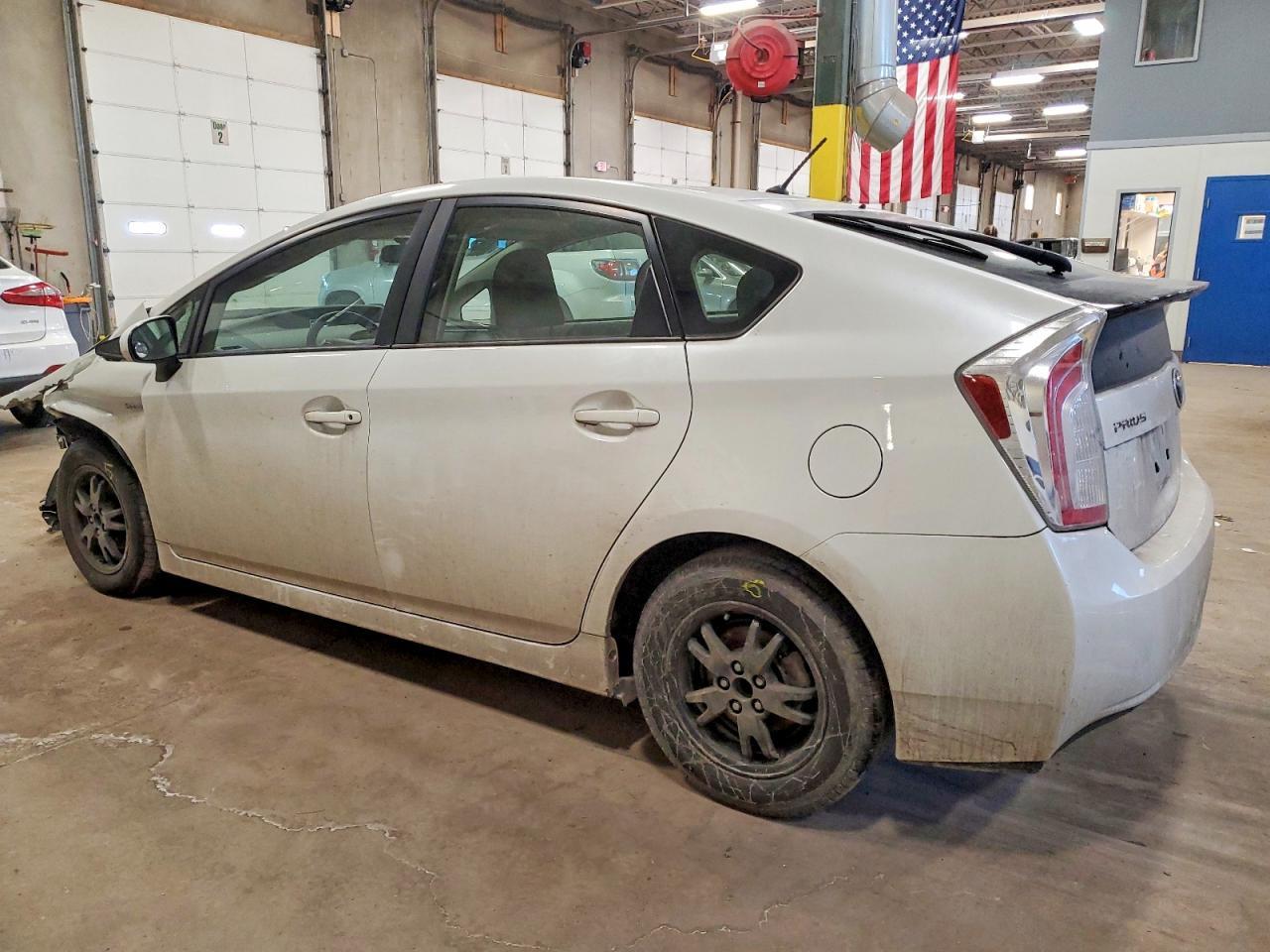 2014 Toyota Prius - Фото 2