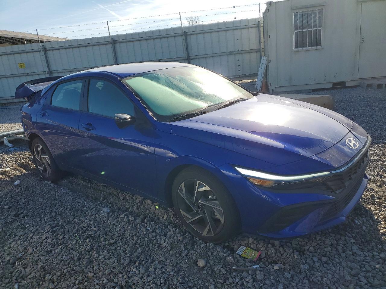 2025 Hyundai Elantra Sel Sport - Фото 4