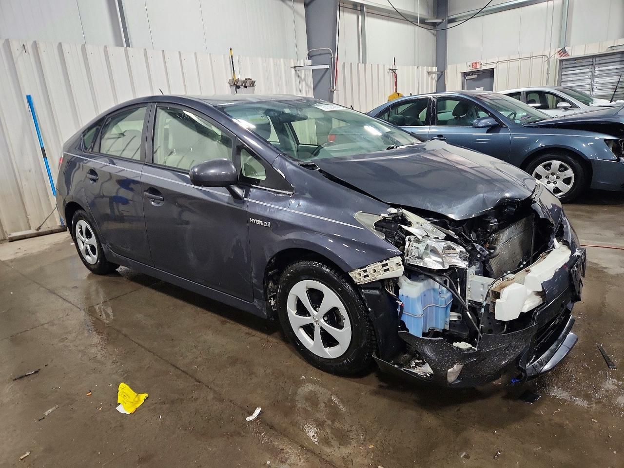 2013 Toyota Prius - Фото 4
