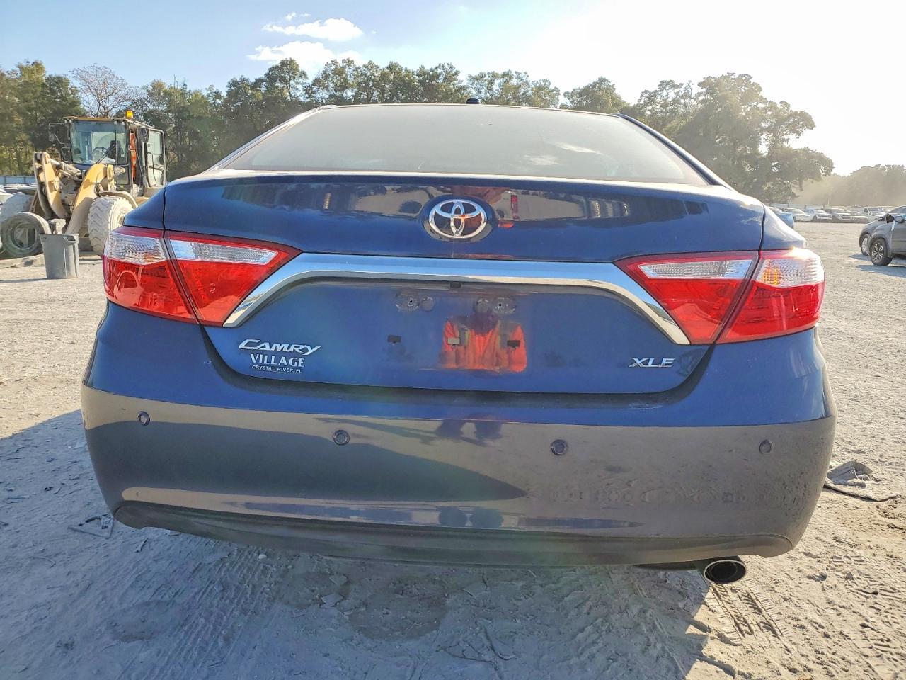 2015 Toyota Camry Le - Фото 6