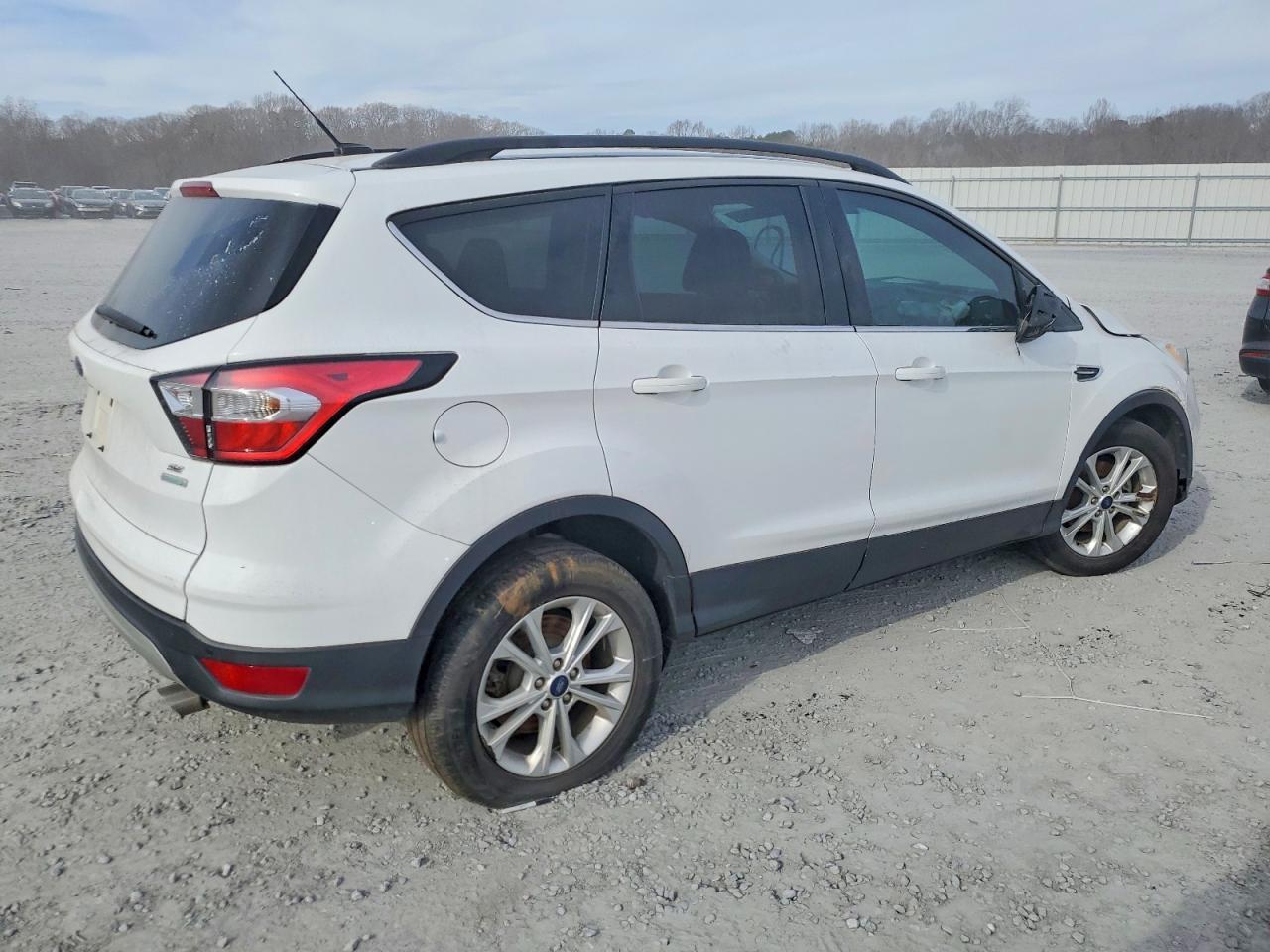2017 Ford Escape Se - Фото 3