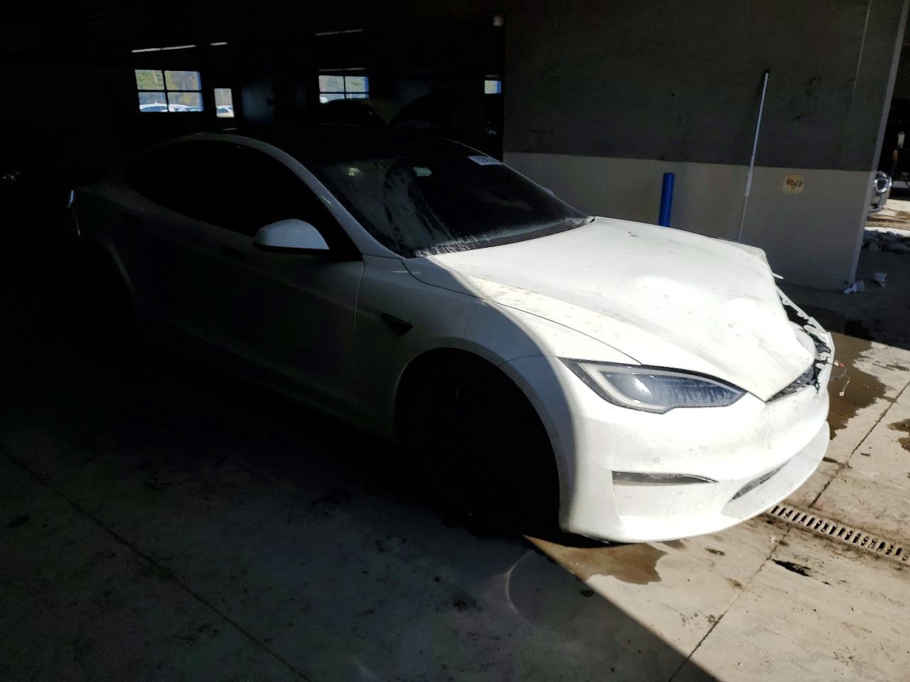 2022 Tesla Model S - Image 4