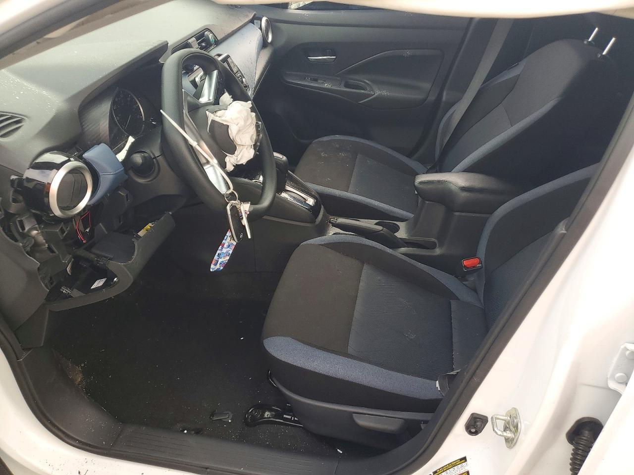 2025 Nissan Versa Sv - Image 7