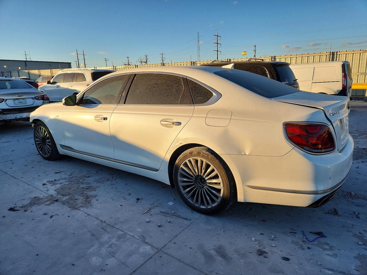 2019 Kia K900 Luxury - Фото 2