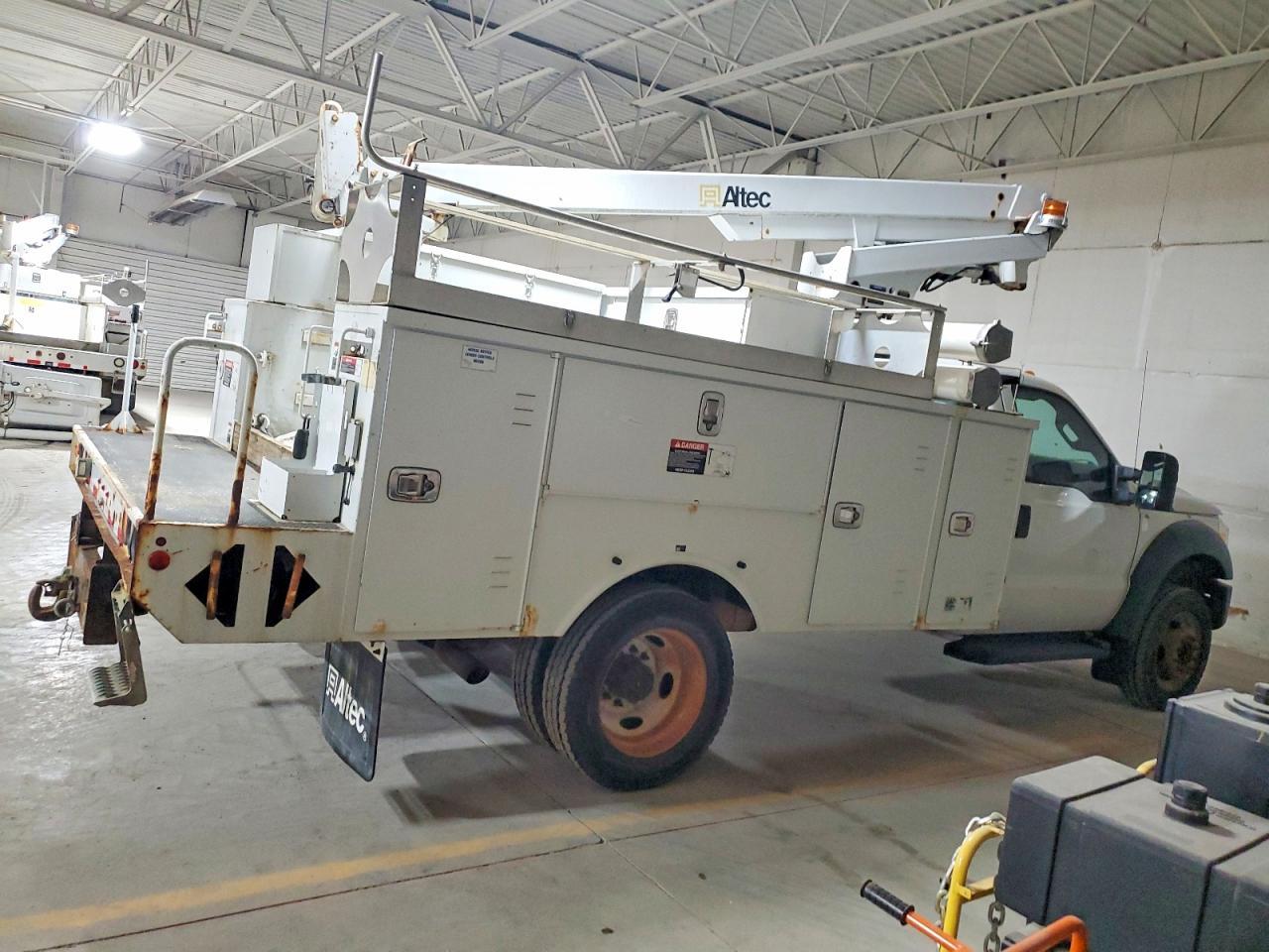 2015 Ford F450 Super - Image 3