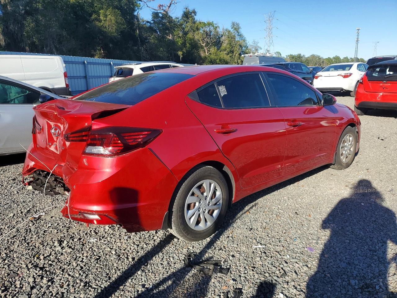 2020 Hyundai Elantra Se - Image 3