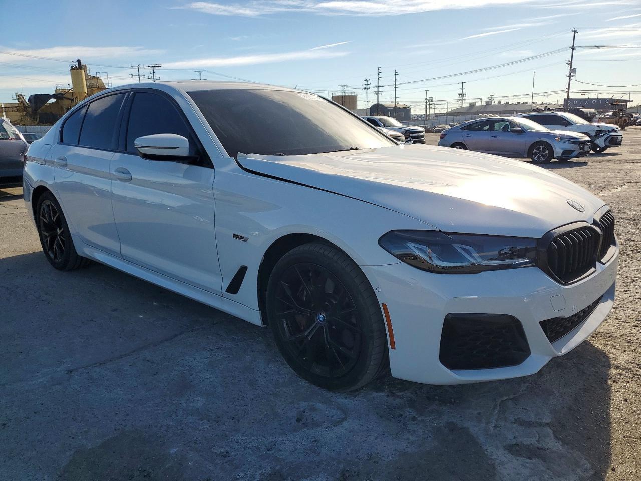 2023 BMW 530Xe - Фото 4