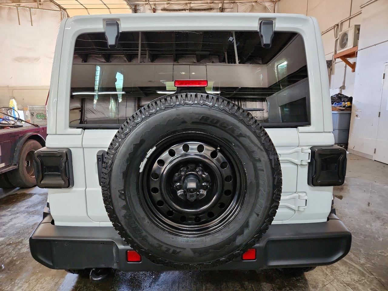 2021 Jeep Wrangler Unlimited Sahara - Image 6