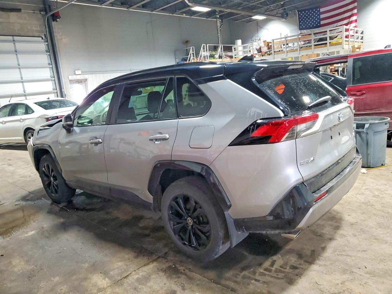2022 Toyota Rav4 Xse - Image 2