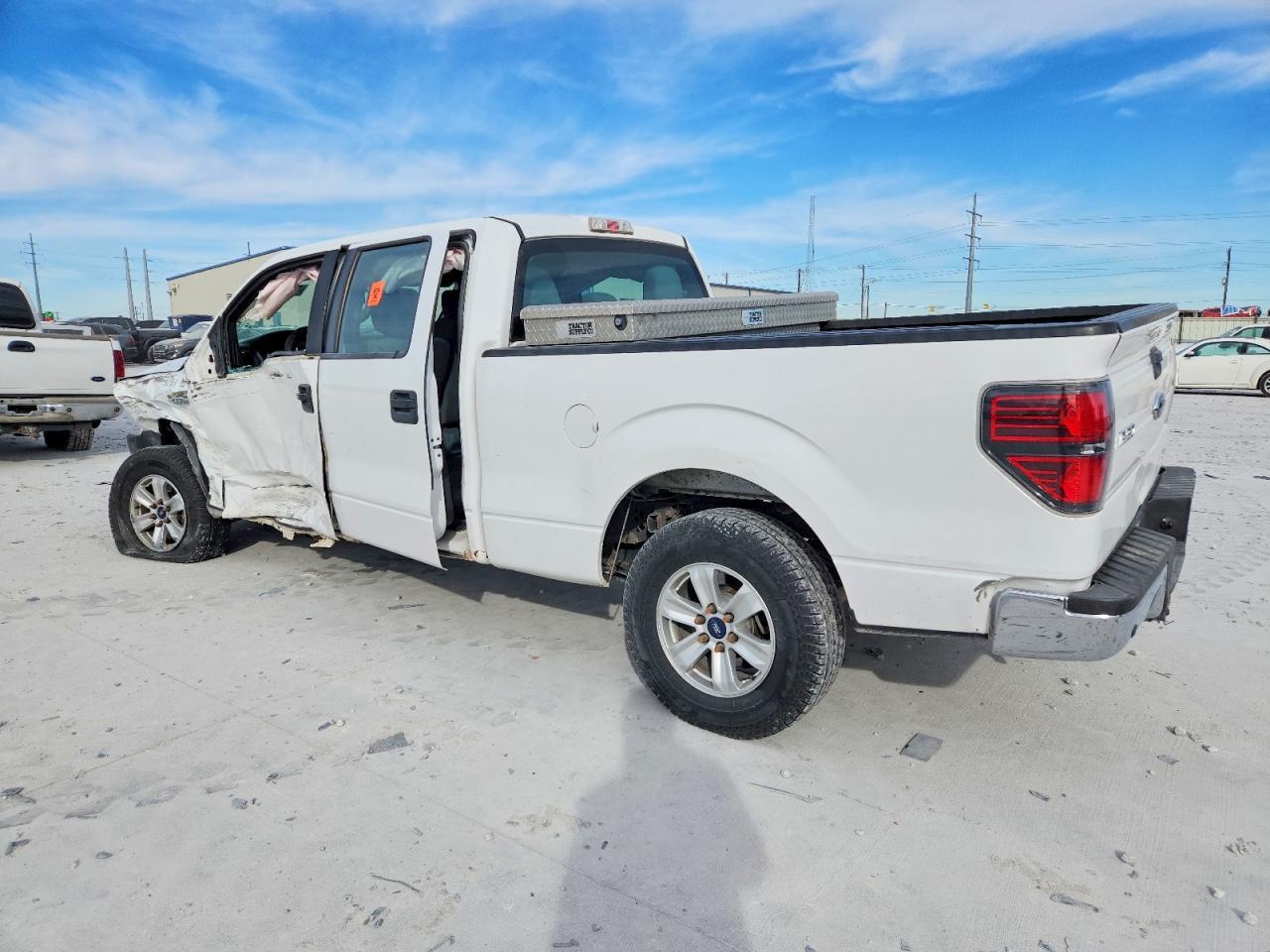 2014 Ford F150 Supercrew - Фото 2
