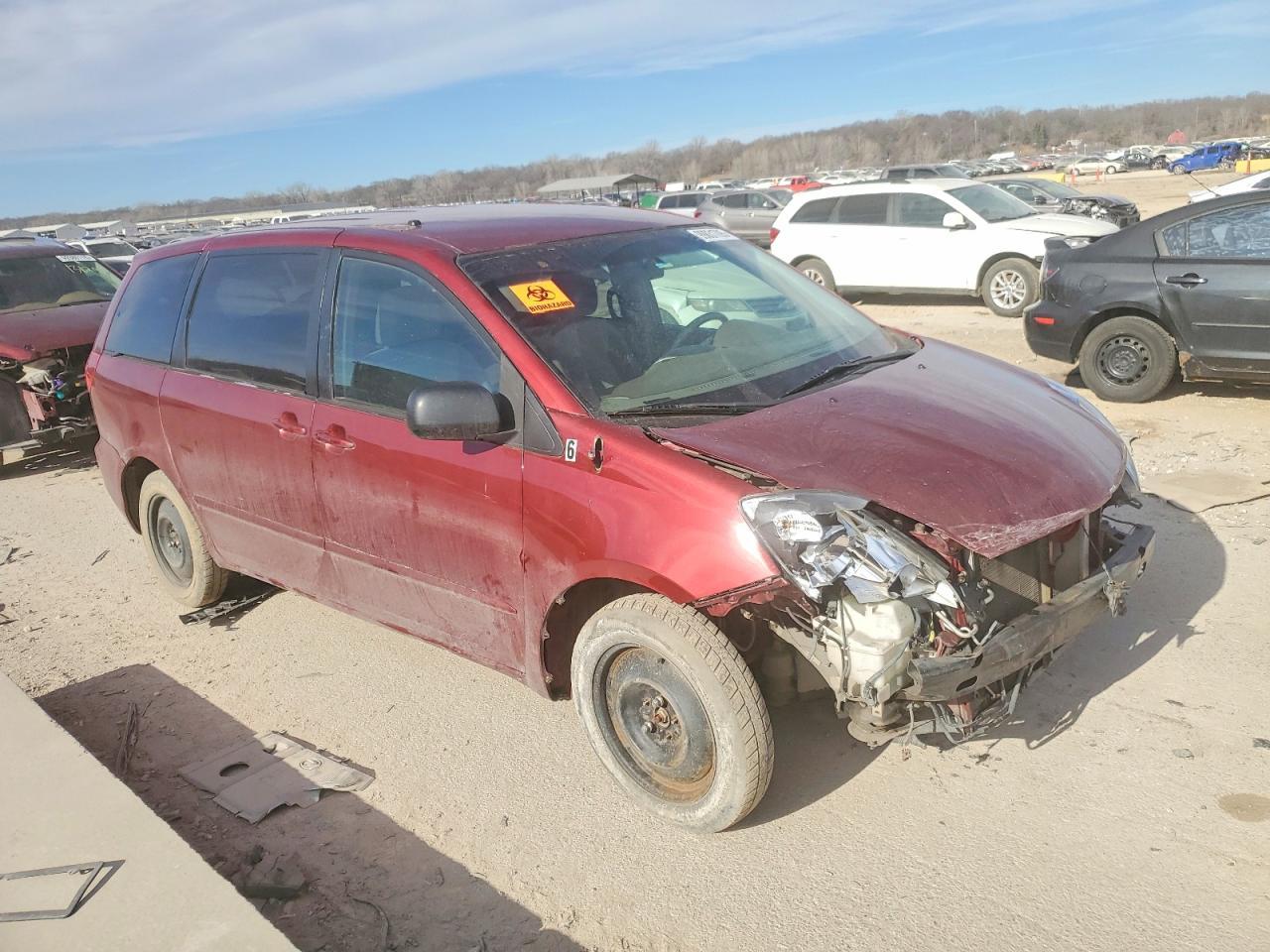 2010 Toyota Sienna Le 7-Passenger - Фото 4