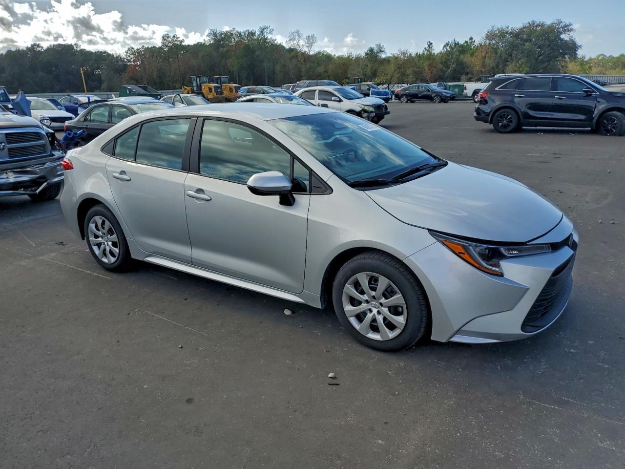 2025 Toyota Corolla Le - Фото 4