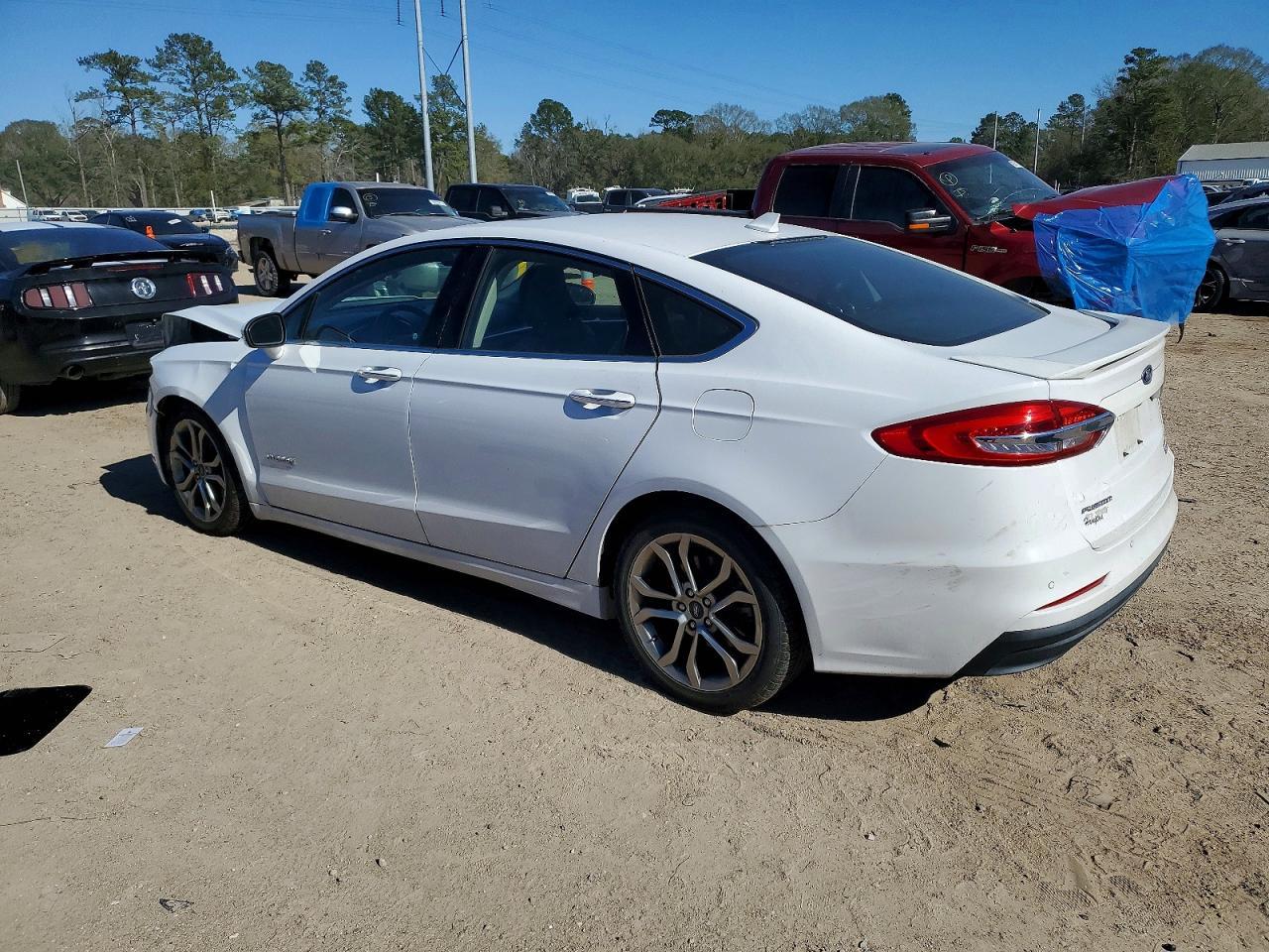 2019 Ford Fusion Titanium - Фото 2