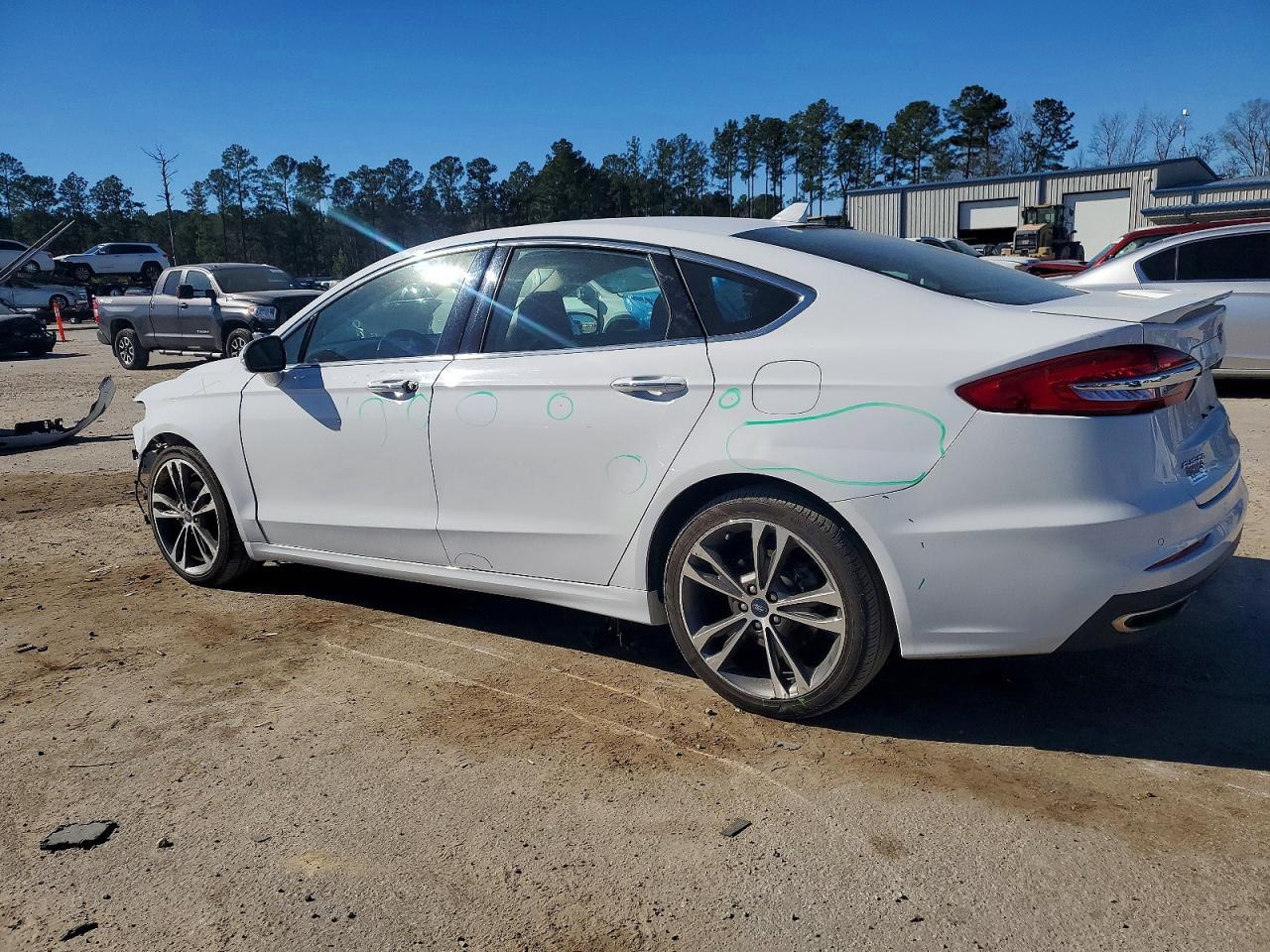 2020 Ford Fusion Titanium - Фото 2
