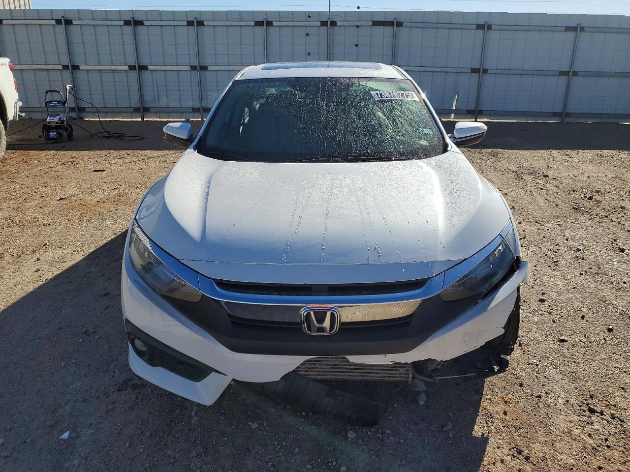 2017 Honda Civic Touring - Image 5