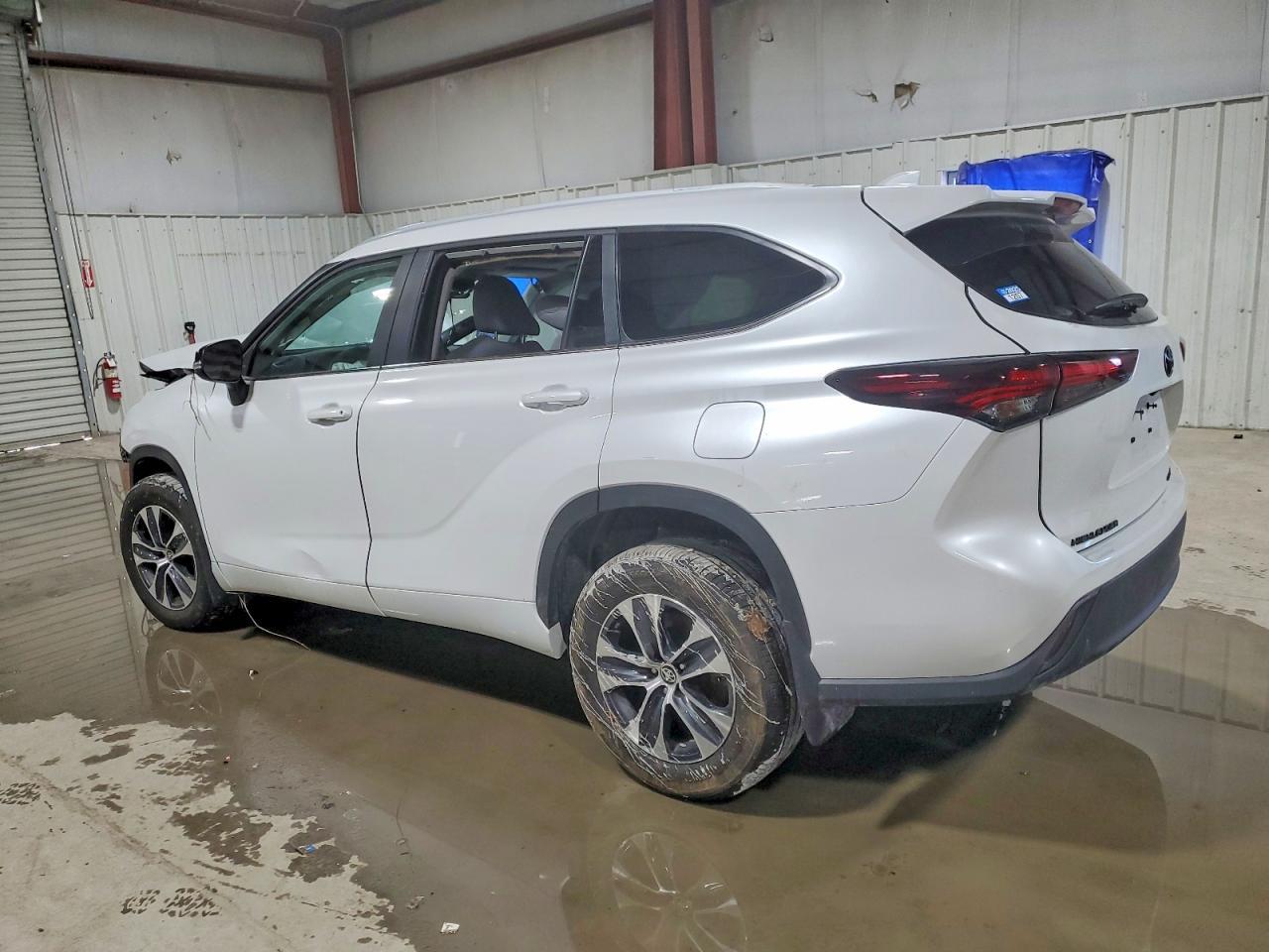 2024 Toyota Highlander Le - Фото 2