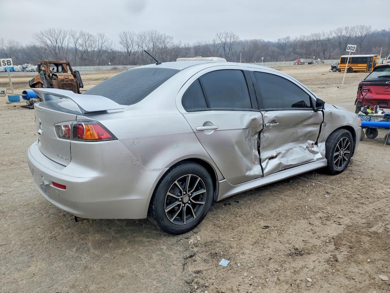 2017 Mitsubishi Lancer Es - Фото 3
