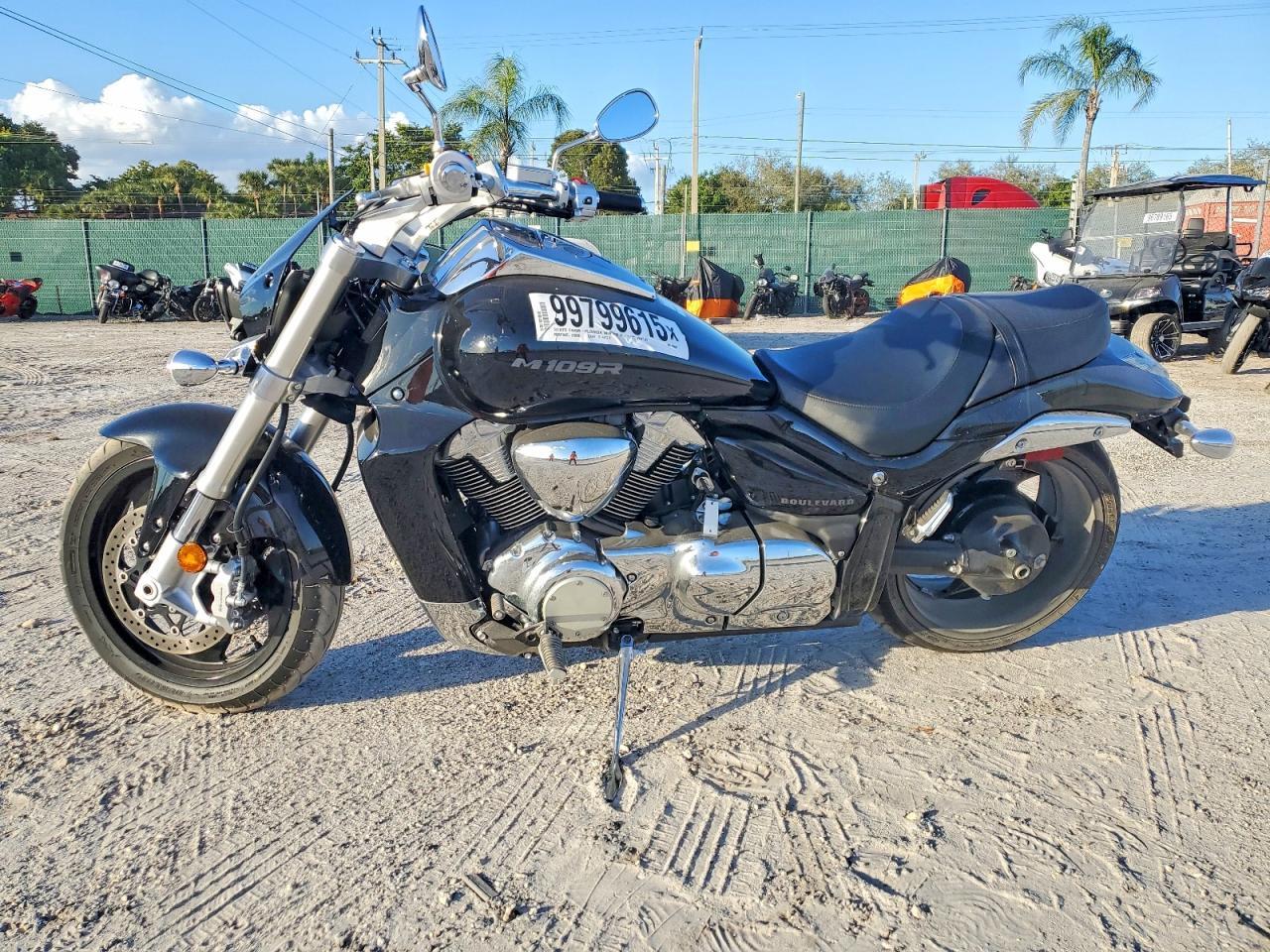 2025 Suzuki Vzr1800 - Фото 3