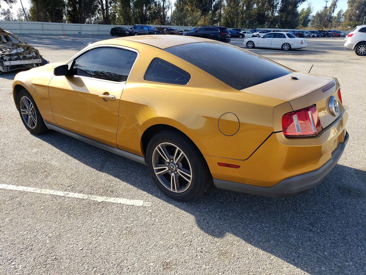 2010 Ford Mustang - Фото 2