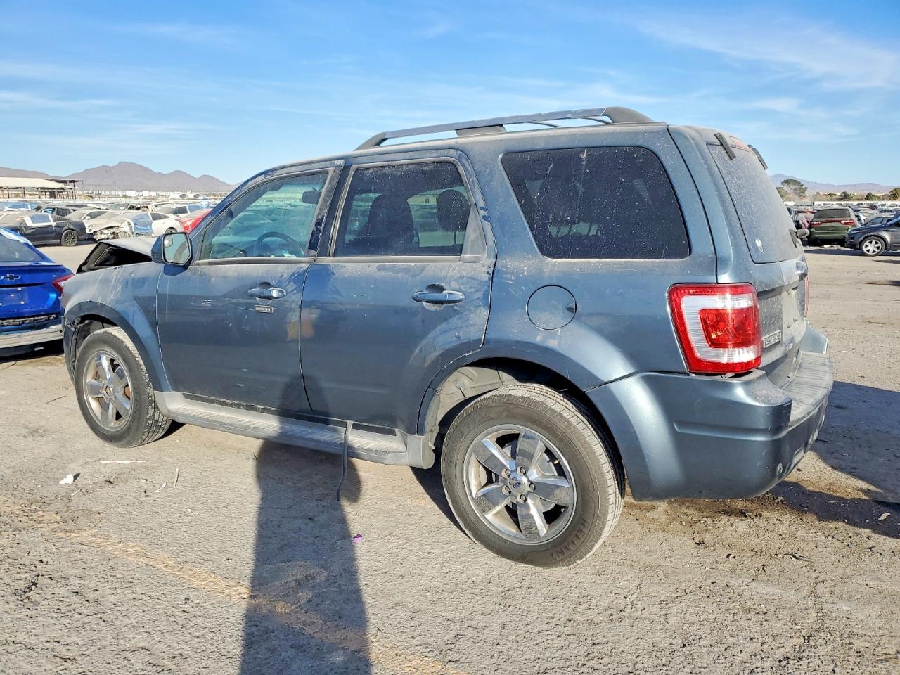 2010 Ford Escape Limited - Фото 2