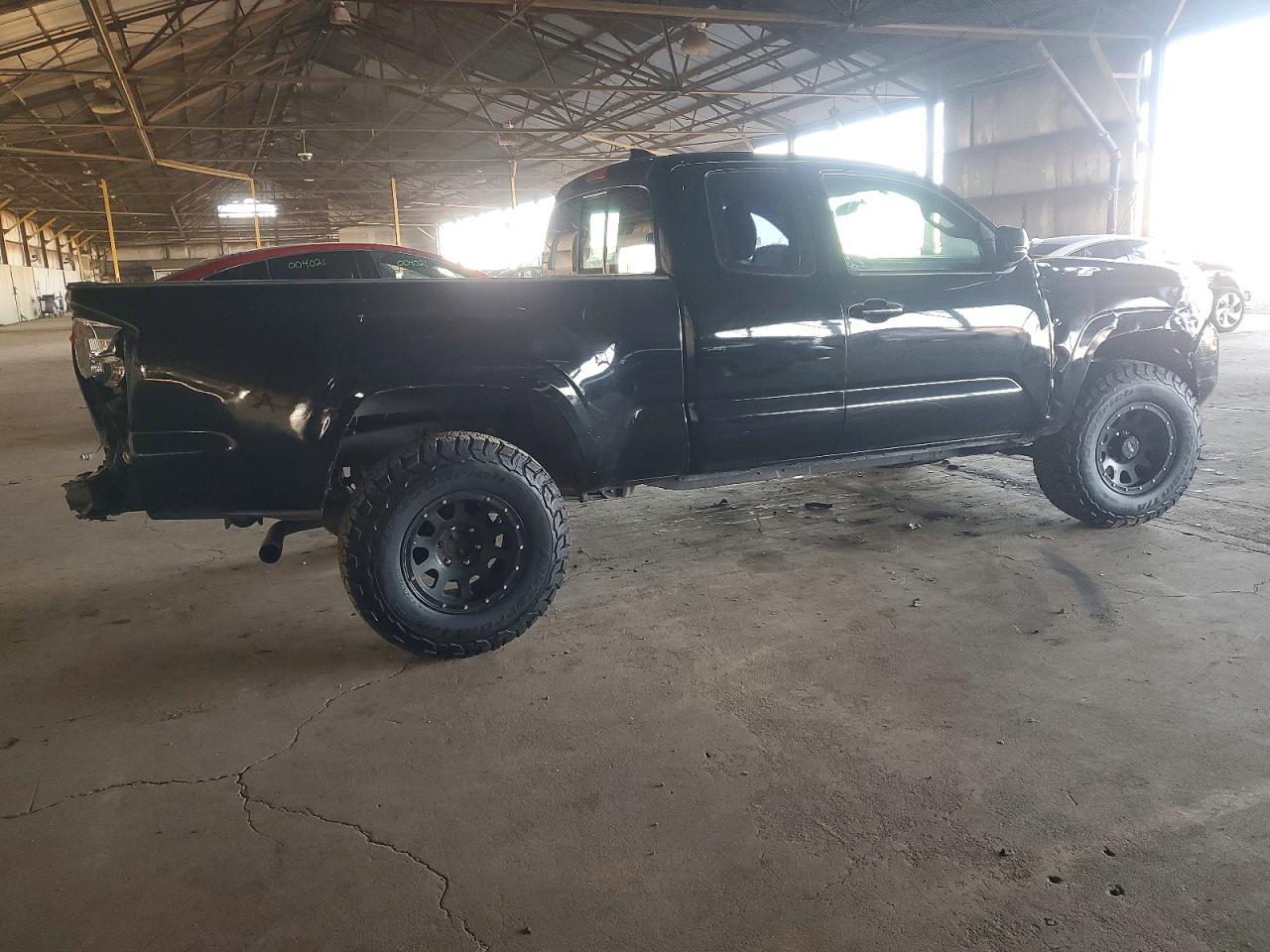 2016 Toyota Tacoma Access Cab - Image 3