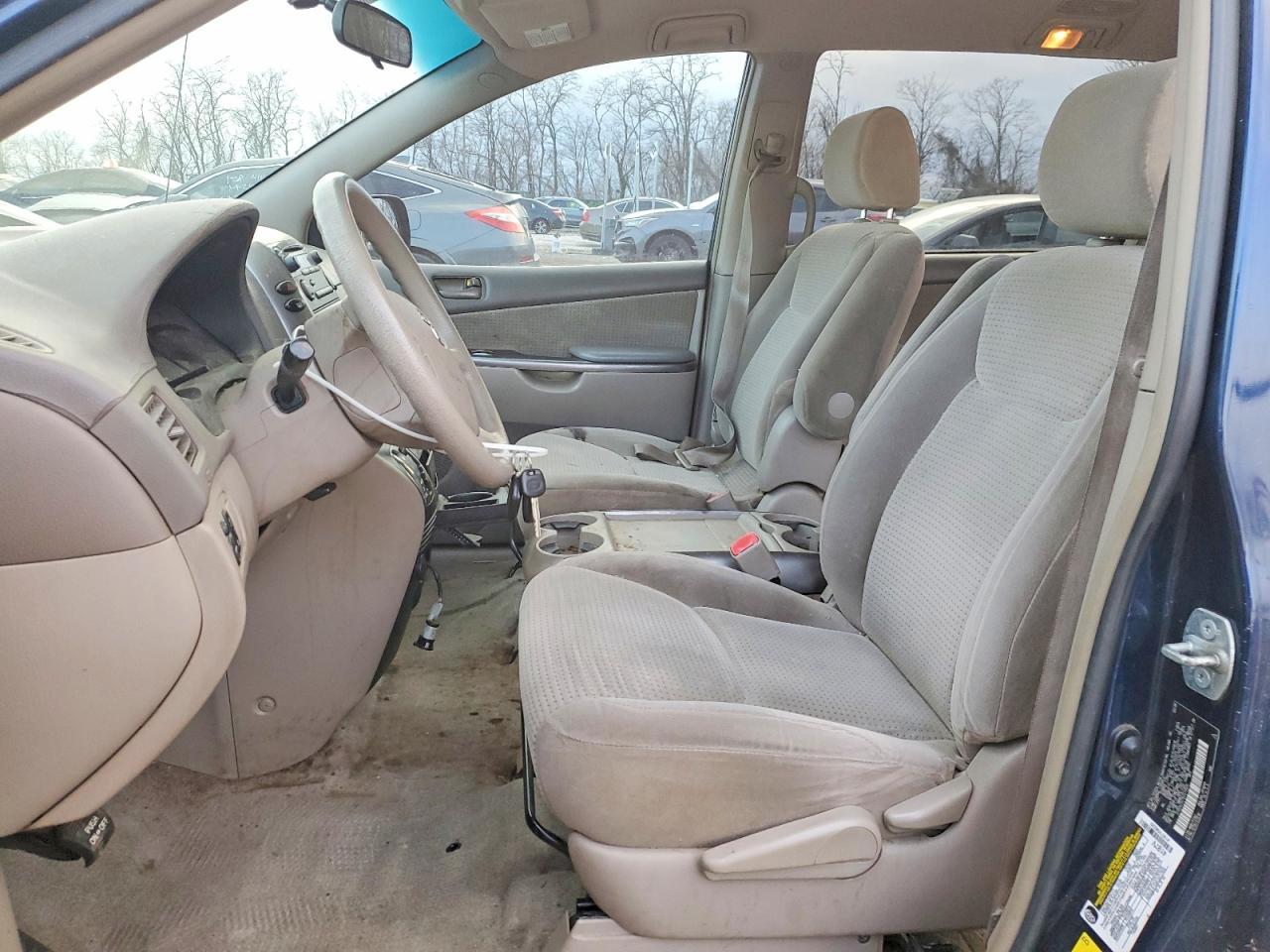 2006 Toyota Sienna L 7-Passenger - Фото 7