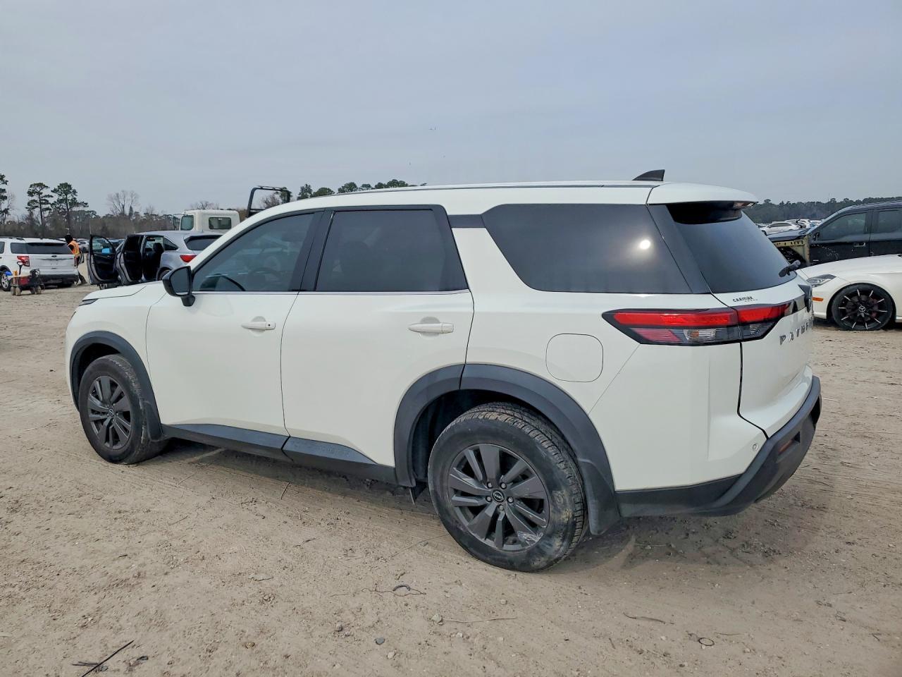 2023 Nissan Pathfinder S - Image 2