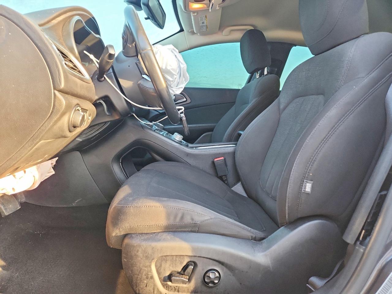 2016 Chrysler 200 Limited - Фото 7