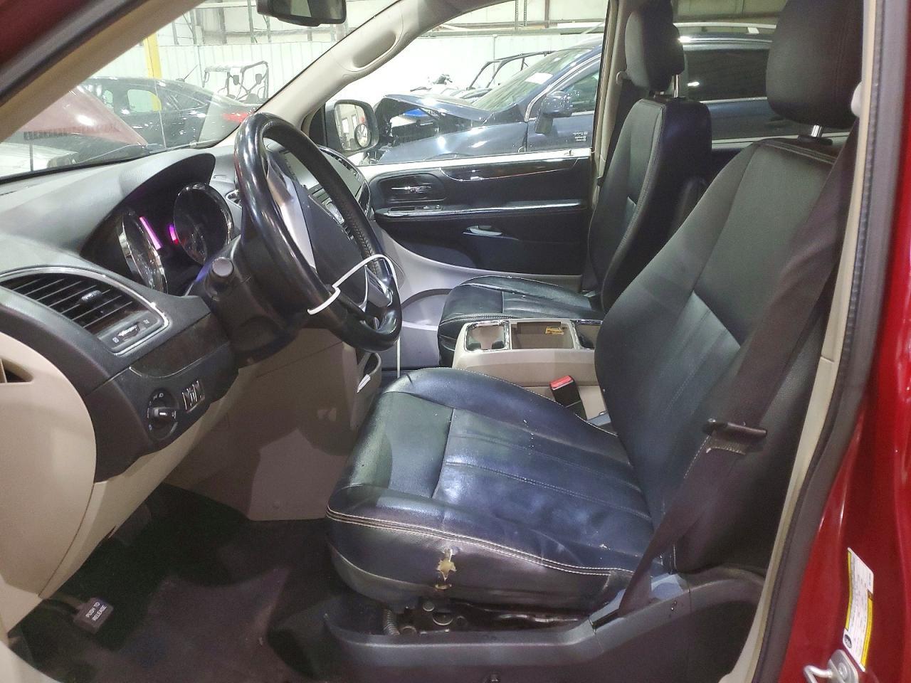 2016 Chrysler Town & Country Touring - Фото 7