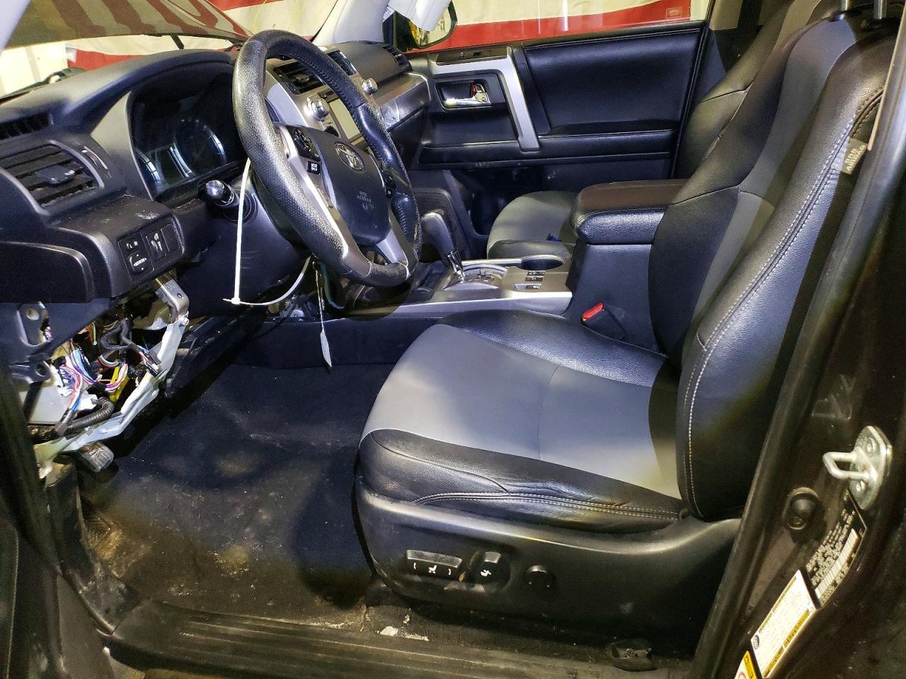 2014 Toyota 4Runner Sr5 - Image 7