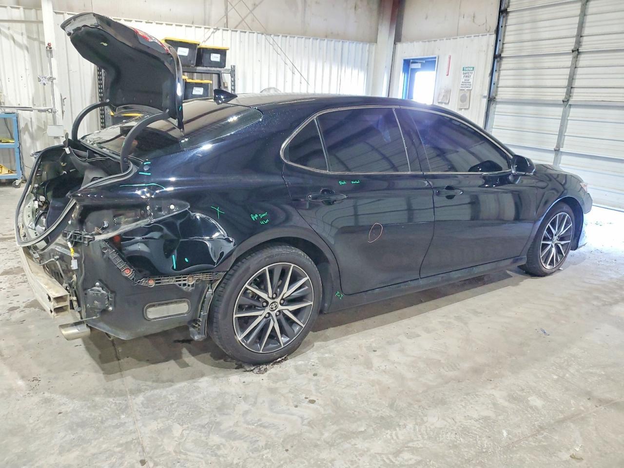 2023 Toyota Camry Xle - Image 3