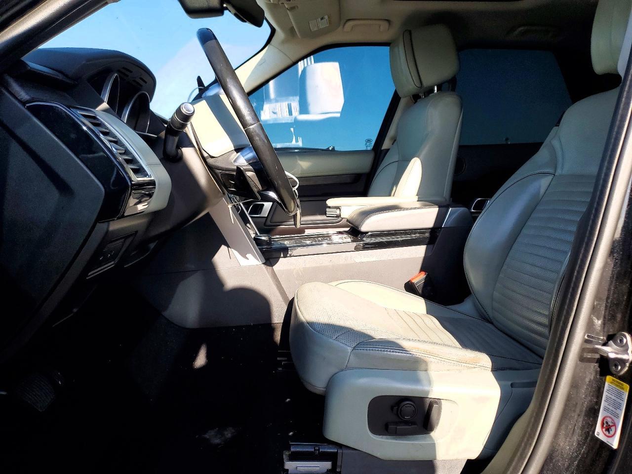 2017 Land Rover Discovery Hse Luxury - Image 7
