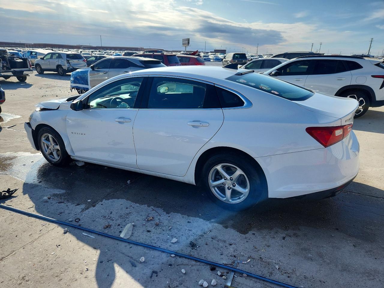 2018 Chev Malibu - Фото 2