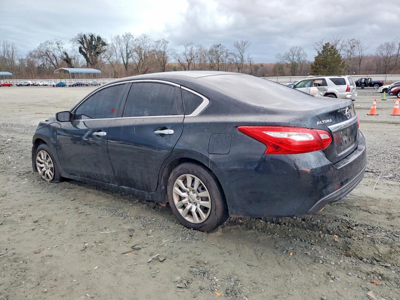 2016 Nissan Altima 2.5 - Фото 2
