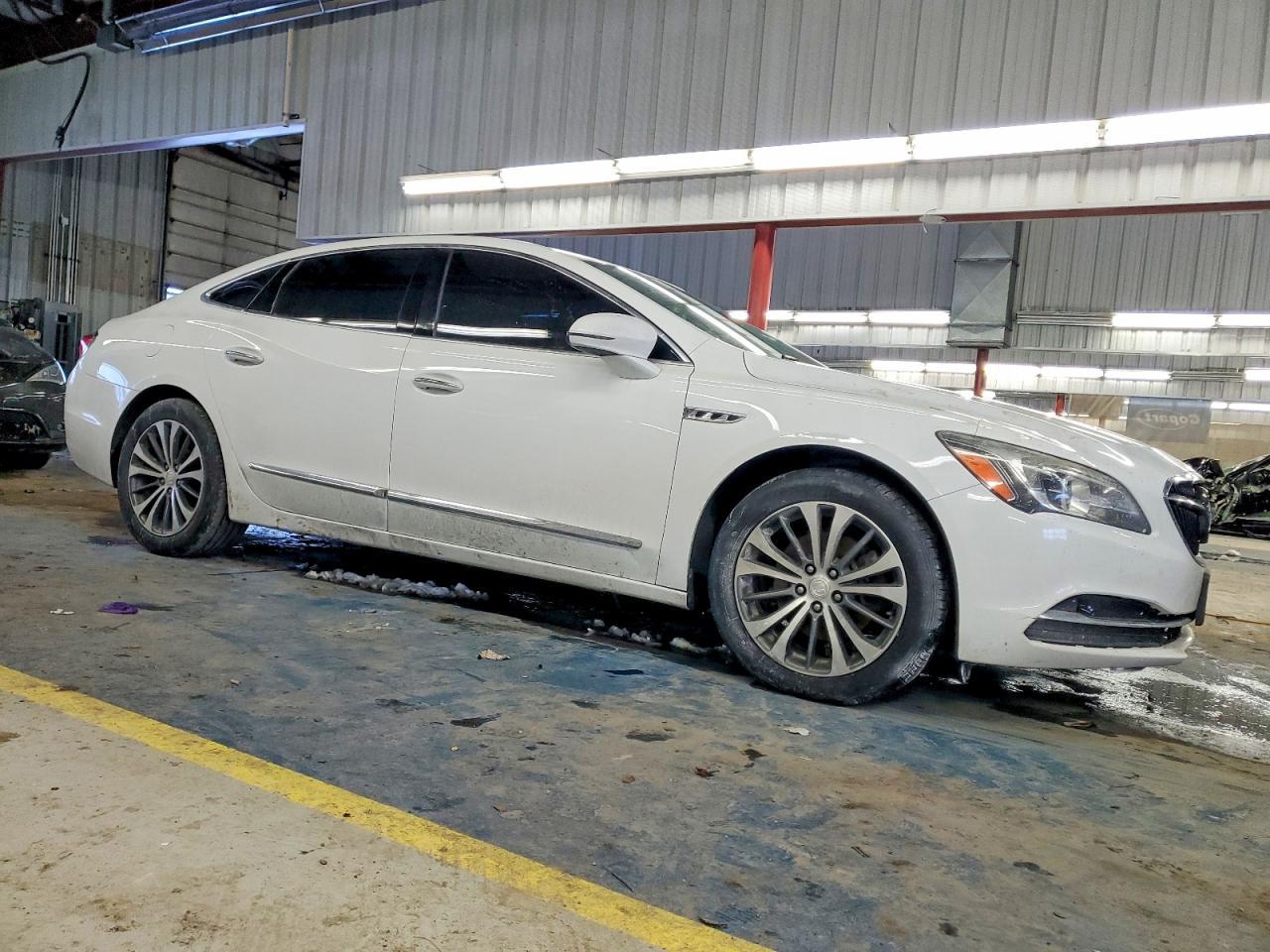 2017 Buick Lacrosse Preferred - Фото 4