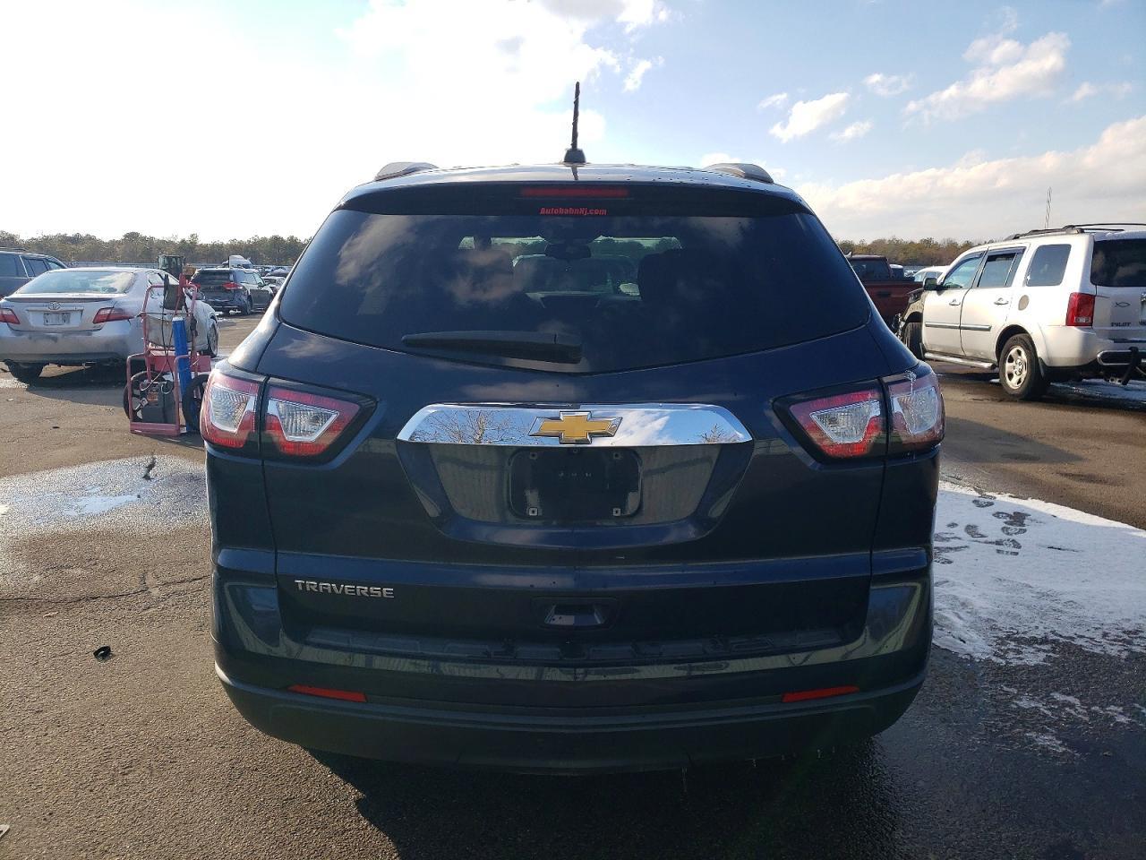 2017 Chevrolet Traverse Ls - Фото 6