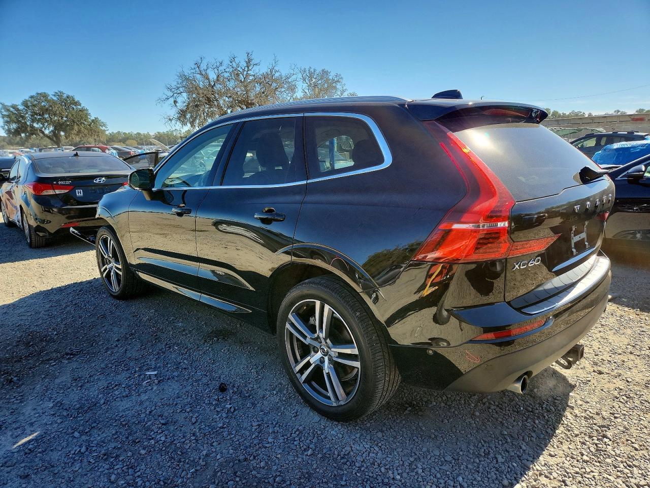 2018 Volvo Xc60 T6 Momentum - Фото 2